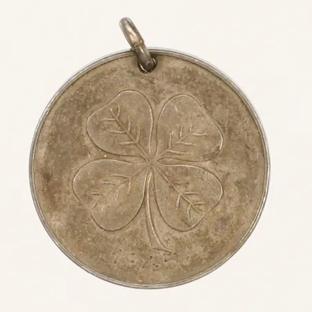 Hänge längd 24,2mm bredd 21,0mm Personlig gravyr ostämplat silver 830/1000 Vikt: 5 g