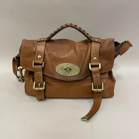 Väska Mulberry Alexa Oak, läder, ca 30x14x17cm, nummer 5064833, slitage, kvitto samt dustbag