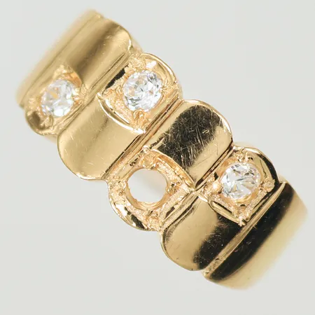 Ring med vita stenar, en sten saknas, 14K, 3,9g Vikt: 3,9 g