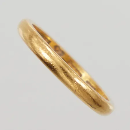 Ring slät stl:18, bredd 2,7mm, gravyr, 23K Vikt: 4,7 g