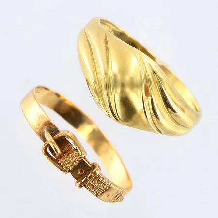 2 Ringar stl: 16½ 16¼, skeva, 18K Vikt: 3,3 g