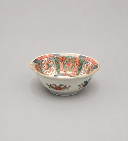 Skål Japan, ca Ø12cm höjd 5cm, polykrom med förgylld kant