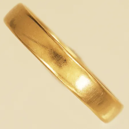 Ring stl:19½ bredd 3,8mm personlig gravyr ojämnheter på skena 18K Vikt: 3,4 g