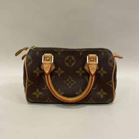 Väska Louis Vuitton Nano Speedy, TR0161, monogramcanvas, bruna skinndetaljer, guldfärgad beslag, märkt Louis Vuitton Paris made in France, längd 16cm, höjd 10cm, bredd 7,5cm, smärre bruksslitage, inga tillbehör