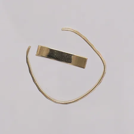 Ring uppklippt, gravyr. 14K Vikt: 1,5 g