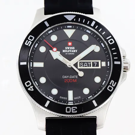 Herrur Swiss Military by Chrono stål, quartz, Ø42mm, nr SM34068, dag, datum, sekundvisare, gummilänk 25cm, inga tillbehör.