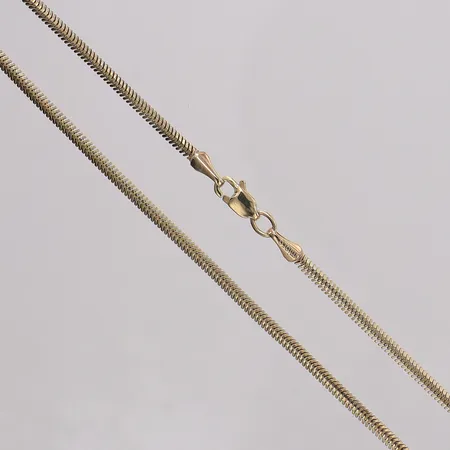 Collier längd 45,5cm bredd 2,2mm, ojämnheter. 14K Vikt: 3,8 g