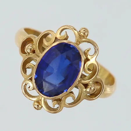 Ring med blå sten stl:17 bredd 15mm 18K Vikt: 3,2 g