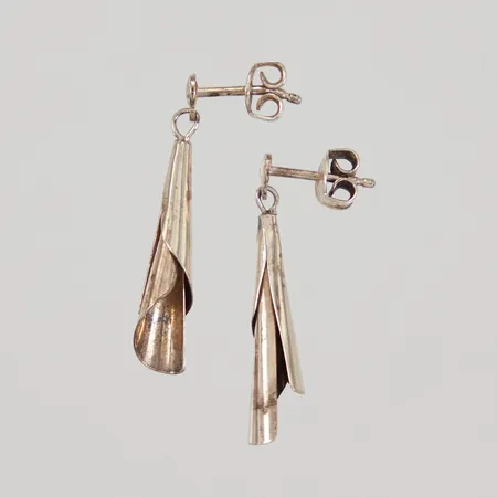 Ett par örhängen 27,5x4mm, silver 835/1000 Vikt: 1,5 g