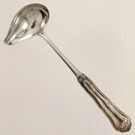 Såsslev Chippendale längd 20cm, del i rostfritt stål, handtag i silver 830/1000 Vikt: 97,8 g