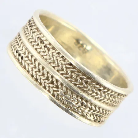 Ring stl:16½ bredd: 7mm, 925/1000 silver Vikt: 3,3 g