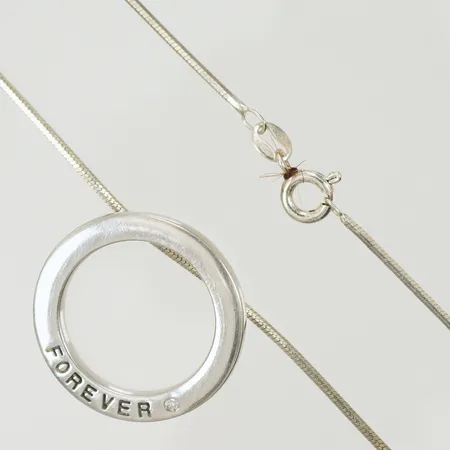 Halskedja med hänge "Forever" längd 50cm, bredd 1-29mm, stämplad GHA, Silver 925/1000, 9,8g Vikt: 9,8 g
