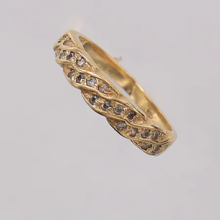 Ring med stenar stl:17½, bredd 2,1-4,1mm, skev. 18K  Vikt: 3,3 g