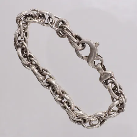 Armband längd 18cm, bredd 8,6mm, saknar en länk silver 925/1000 Vikt: 13,1 g