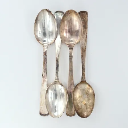 Fyra skedar längd 18cm Silver 830/1000.  Vikt: 171,8 g