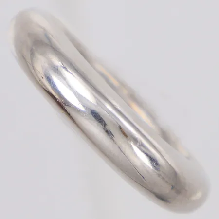 Ring stl:17, bredd 5,4mm, Hans Strömdahl AB Stockholm 1997, vitguld, behov av omrodering, 18K Vikt: 20,5 g