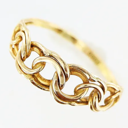Ring Bismarck stl:16¾ bredd 1-5mm skev 18K. Vikt: 1,5 g