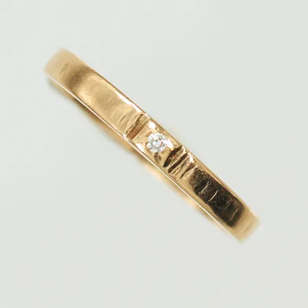 Ring med diamant 0,01ct, stl 16½ bredd 2mm, 18K 2,1g