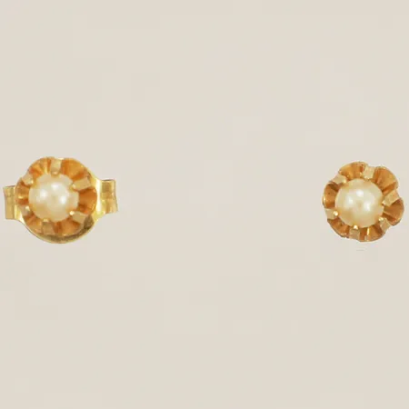 Ett par örhängen med pärlor Ø5mm saknar en snurrebuss förgyllt silver 800/1000 Vikt: 0,5 g