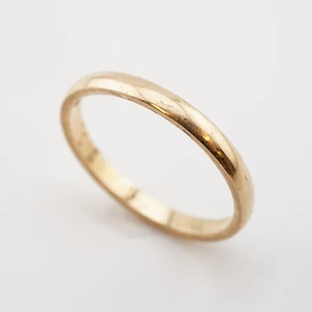 Ring, stl 18(57), bredd 2,5mm, 18k, gravyr Vikt: 2,7 g