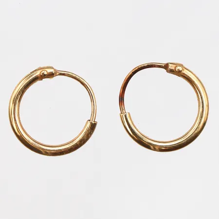 Ett par örhängen, Ø10mm, bredd: 1,2mm, 8K Vikt: 0,2 g