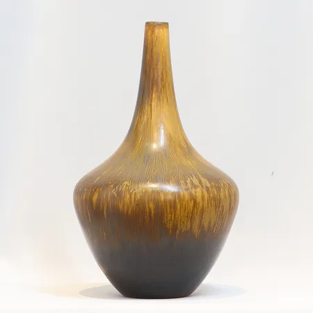 Vas Gunnar Nylund för Rörstrand serie "NSQ", glaserat stengods, höjd 22cm 1900-talets mitt Skickas med postpaket.
