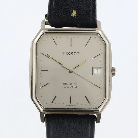 Herrur Tissot Seastar quartz Ø32 mm, stål, plastglas, läderrem sliten, datum, batteribyte krävs, etui Vikt: 0 g