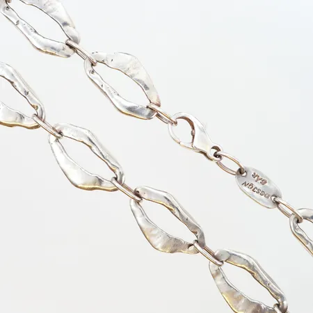 Collier längd 38cm, bredd:18mm, märkt Design Bår, 830/1000 Silver Vikt: 67,6 g