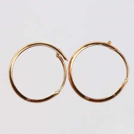 Ett par örhängen Creoler Ø14,7mm, bredd: 3mm, 18K Vikt: 0,6 g
