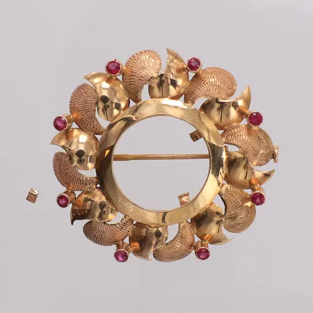 Brosch med stenar ca Ø41,7mm, defekt, lös guldbit. 18K Vikt: 8,8 g