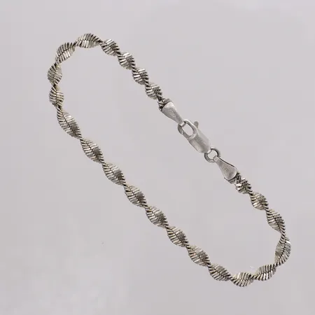 Armband tvinnad längd 19cm, bredd 4,1mm, GHA silver 925/1000 Vikt: 5 g