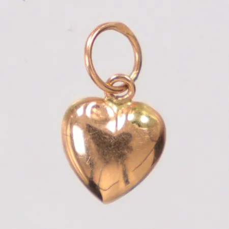 Hänge hjärta längd 1,3cm, bredd 7,5mm, 18K Vikt: 0,2 g