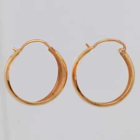 Ett par örhängen, creoler, Ø17mm, bredd 17mm, ena skev, 18K Vikt: 1,9 g
