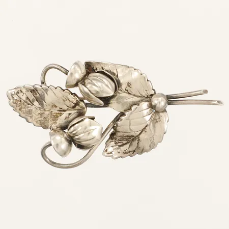 Brosch längd 34,1mm bredd 59,0mm silver 830/1000 Vikt: 8,6 g