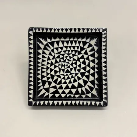 Fat Domino Stig Lindberg Gustavsberg, ca 15x15cm, höjd 2,5cm, stengods. 