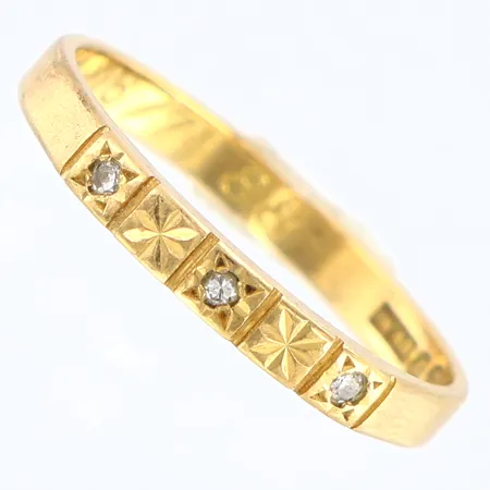 Ring med diamanter 0,03ctv, stl:16¼, bredd: 2mm, gravyr, 18K Vikt: 1,7 g