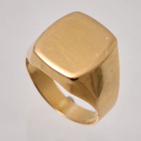 Klackring stl:19½ bredd 4,1x16,3mm importstämpel, 18K guld, 7,22g.