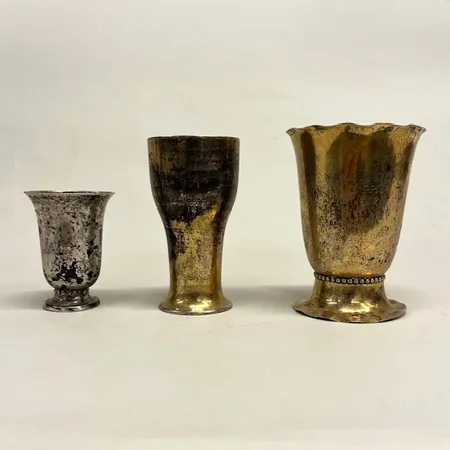3 Bägare, graverade, skeva, silver 830/1000  Vikt: 211,9 g