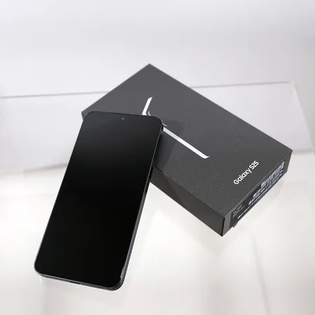 Samsung Galaxy S25 12gb/128gb SM-S931B/DS Blueblack med små repor på baksida och hörn