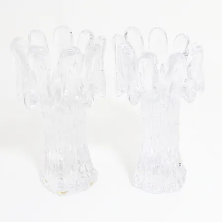 Ljusstakar Kosta Boda, ett par, Solros/Sunflower, design Göran Wärff, Ø7,5cm, höjd 18,5cm, glas. Skickas med postpaket. Skickas med paket.