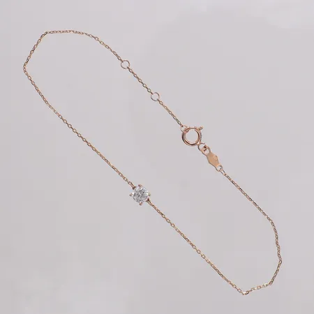 Armband med sten, längd ca 16,5-19cm bredd 0,8-4mm. 14K Vikt: 0,7 g