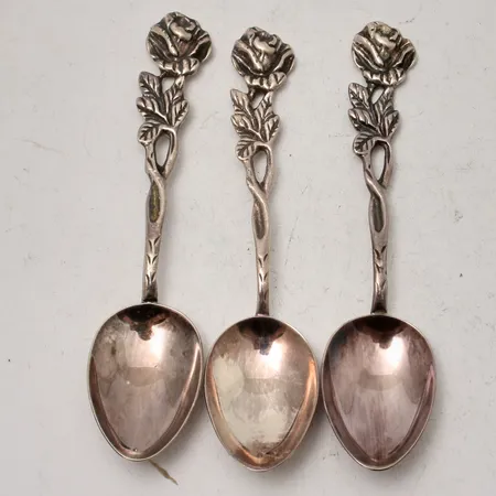 3st mockaskedar i silver, längd ca 9cm, modell Rosen - Gewe Malmö, 830/1000, 22,75g.