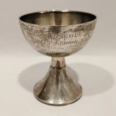 Pokal höjd ca 9cm Davidssons Metalltryckeri&Nysilve år 1922 Kristianstad personlig gravyr silver 830/1000 Vikt: 47,2 g