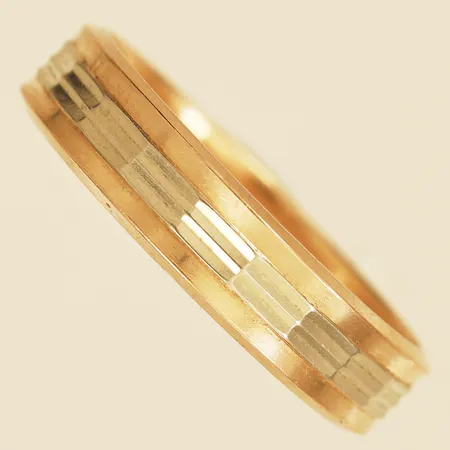 Ring stl:20¼ bredd 5,1mm tvåfärgad 14K Vikt: 5 g