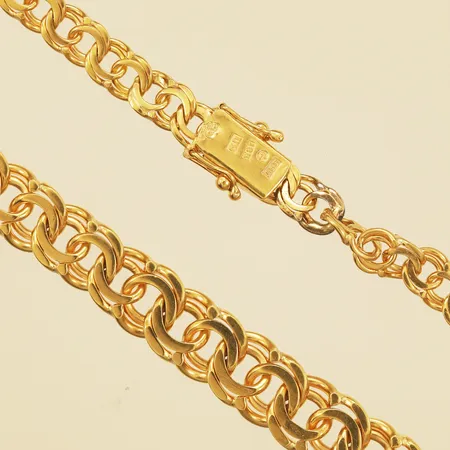 Collier Bismarck doserad längd 43cm bredd 9,1mm lödning, något glapp i lås 18K Vikt: 34,9 g