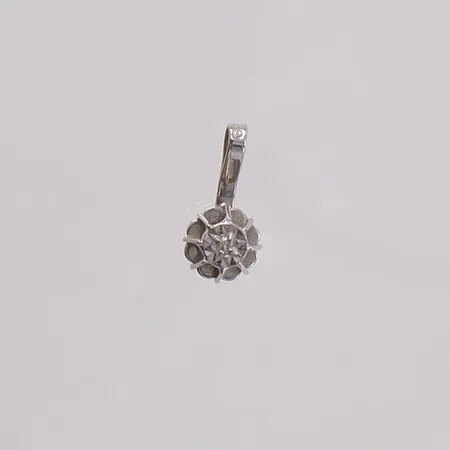 Hänge med diamant ca 0,01ct, längd 11,2mm bredd 5,4mm, vitguld. 18K Vikt: 0,4 g