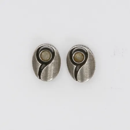 Örhängen med bergkristall Finnfeelings Karl Laine, mått 10 x 7mm, silver 925/1000 Vikt: 1,9 g