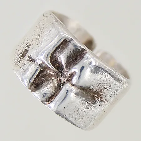 Ring Björn Weckström för Lapponia Finland år 1970 svensk importstämpel ställbar stl:16/16¾ bredd:11mm silver 925/1000 Vikt: 9 g
