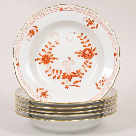 Sex djupa tallrikar indische malerei Meissen 1930/40-tal, Ø 23cm, växtmotiv med guldkant, andrahandssortering, bruksslitage. Skickas med paket.