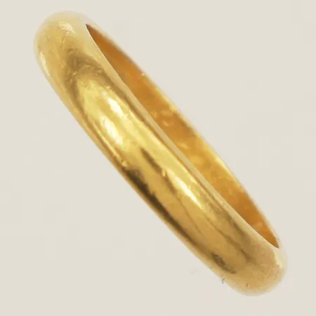 Ring stl:19 bredd 3,9mm personlig gravyr 23K Vikt: 7,4 g